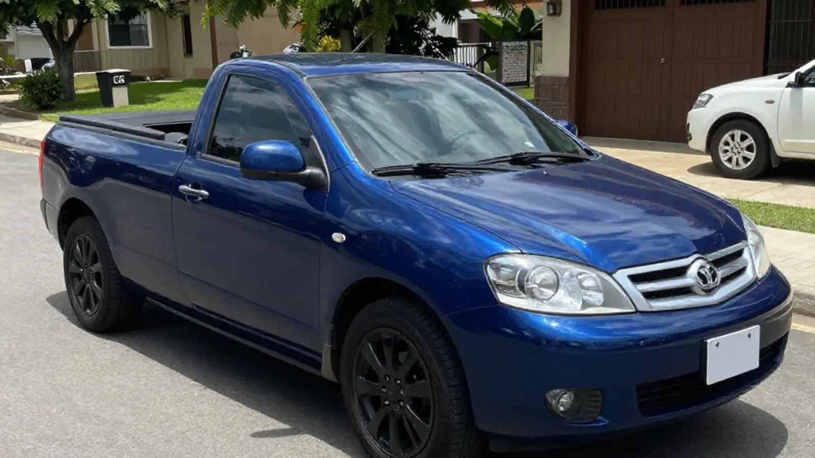 what does tralalero tralala mean in english